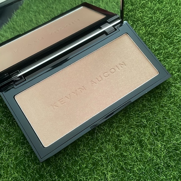 🆕 Kevyn Aucoin The Neohighlighter in Sahara - Picture 2 of 4